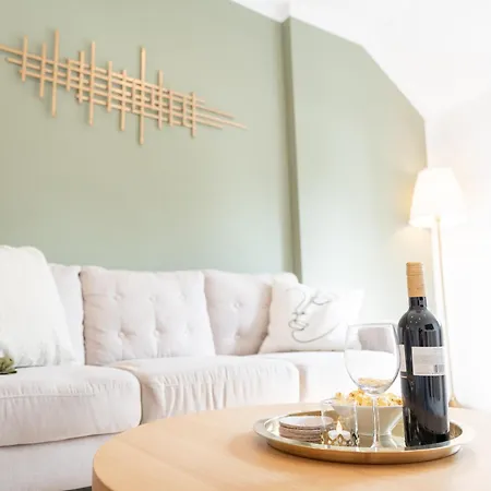 דירה Zentral & Modern! 10 Min Messe, Uniklinik & Hbf, Arbeitsplatz *